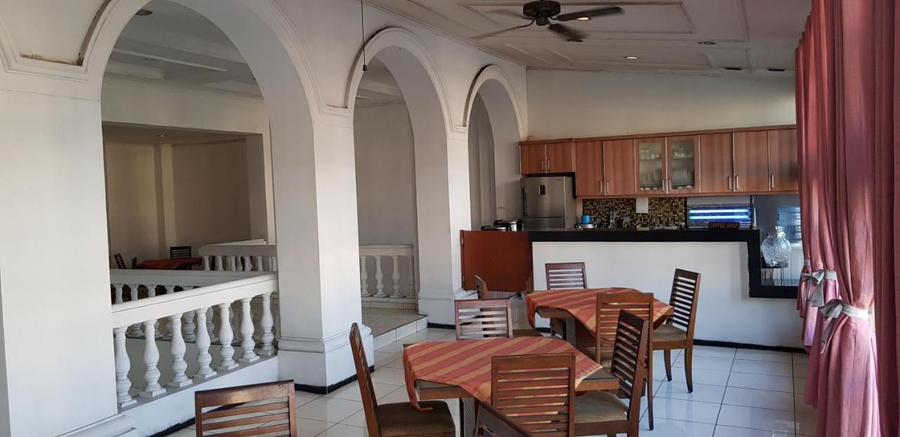 Hotel Dequr Jakarta Kota Zewnętrze zdjęcie